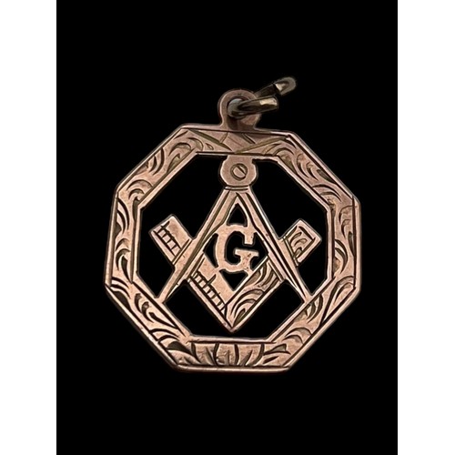 591 - A 9ct GOLD MASONIC PENDANT