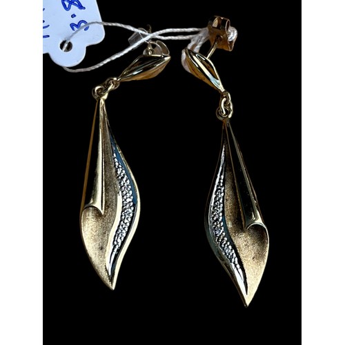 599 - 9ct GOLD DROP EARRINGS IN MATT & POILSHED FINISH WITH DIAMONDS SET TO SIDE 3.84grm