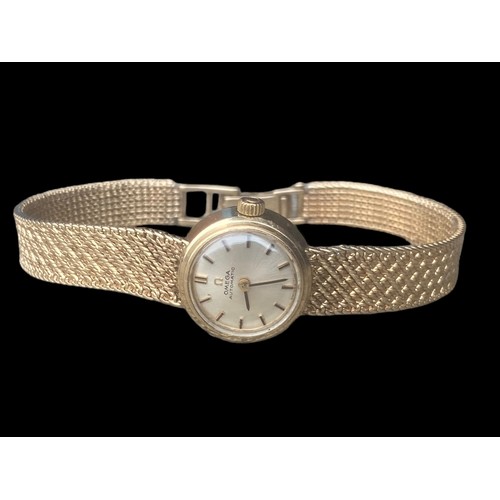 609 - A BEAUTIFUL 9CT GOLD VINTAGE AUTOMATIC OMEGA WATCH WITH A STUNNING 9CT GOLD BRACELET