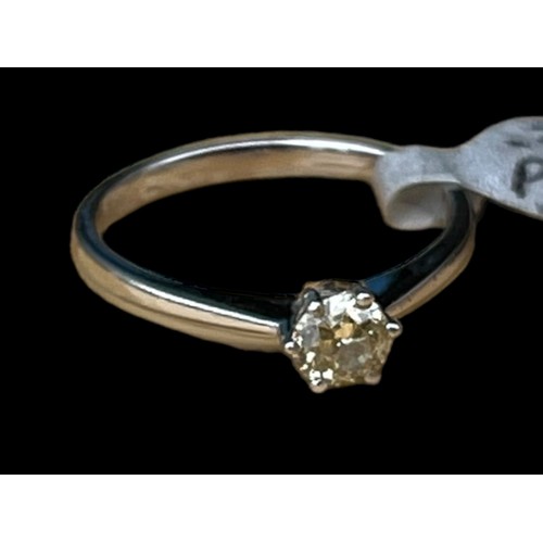 610 - A PLATINUM SINGLE  STONE DIAMOND RING 0.3ct SI IN 6 CLAW MOUNT SIZE L