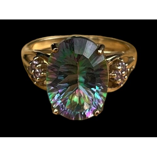 621 - A STUNNING ORNATE 9CT GOLD RING SET WITH A LARGE MYSTICTOPAZ STONE & DIAMONDS