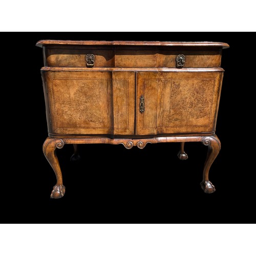 667 - A STUNNING EARLY FEATHERED BANDED WALNUT SIDE CABINET WITH KEY **