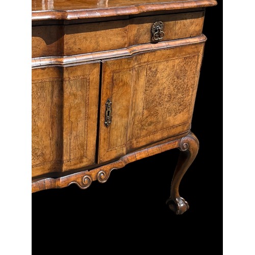 667 - A STUNNING EARLY FEATHERED BANDED WALNUT SIDE CABINET WITH KEY **