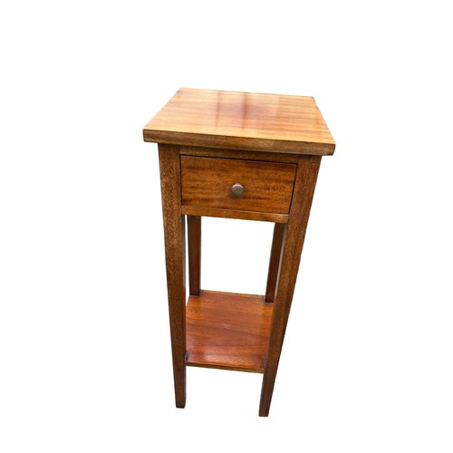 680 - A TALL SINGLE DRAWERED PLANTSTAND/LAMP TABLE **