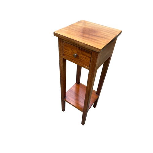 680 - A TALL SINGLE DRAWERED PLANTSTAND/LAMP TABLE **