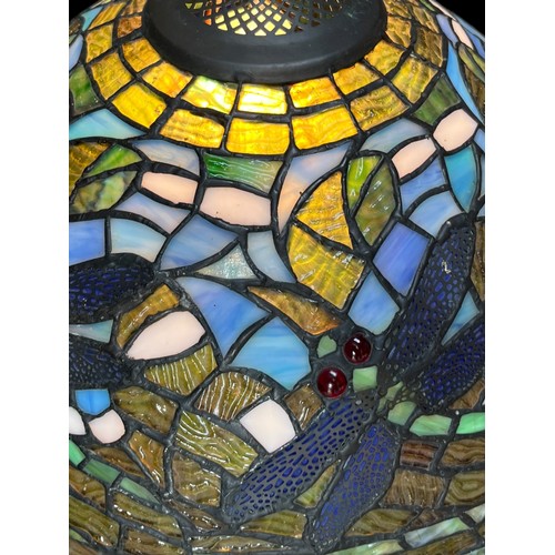 681 - A DRAGONFLY THEMED TIFFANY LAMP COMPLETE WITH LARGE SHADE (P.W.O)