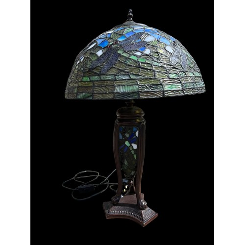 681 - A DRAGONFLY THEMED TIFFANY LAMP COMPLETE WITH LARGE SHADE (P.W.O)