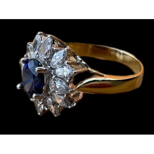 614 - A STUNNING 14CT GOLD ORNATE SAPPHIRE RING