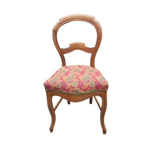 687 - A BEAUTIFUL WALNUT ANTIQUE SIDECHAIR