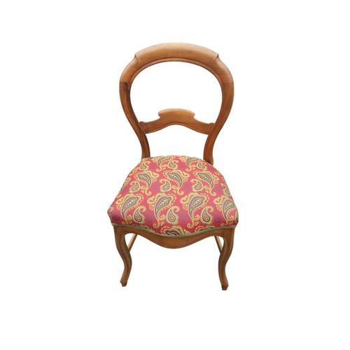 687 - A BEAUTIFUL WALNUT ANTIQUE SIDECHAIR