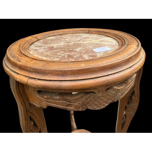 689 - AN ORNATE WALNUT PLANTSTAND WITH A BEAUTIFUL MARBLE INSET 30.5 x 14