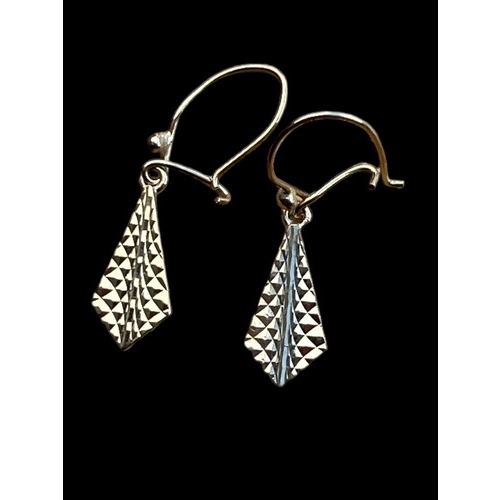 556 - 9ct GOLD DROP PATTERN EARRINGS 1.17grm