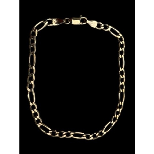 569 - A 9ct GOLD FLAT LINK BRACELET