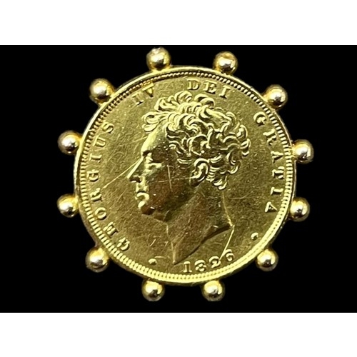 633 - A RARE GEORGE IV FULL SOVERIGN DATED 1826 BROOCH WITH GOLD BALLS TO THE EDGE