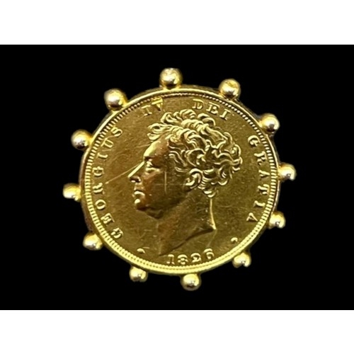 633 - A RARE GEORGE IV FULL SOVERIGN DATED 1826 BROOCH WITH GOLD BALLS TO THE EDGE