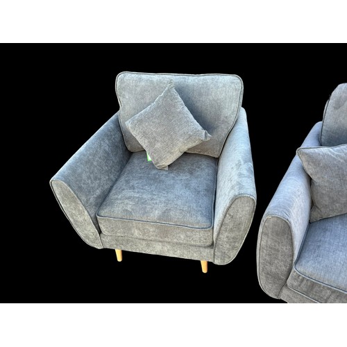 463 - A NEW 3 PIECE GREY CLOTH SUITE ON BEECH LEG