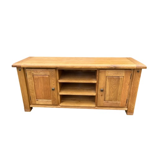 465 - A QUALITY OAK ENTERTAINMENT UNIT **