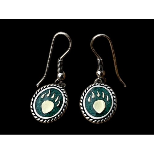 567A - DESIGNER STYLE SILVER EARRINGS WITH A PAW DESIGN