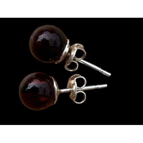 490A - A PAIR OF SILVER AMBER SET EARRINGS