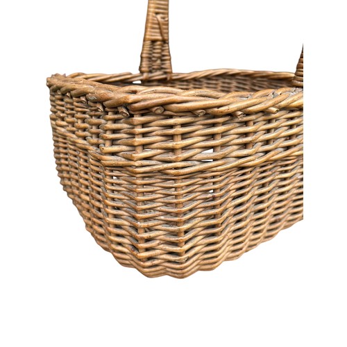 41 - A QUALITY VINTAGE BASKET