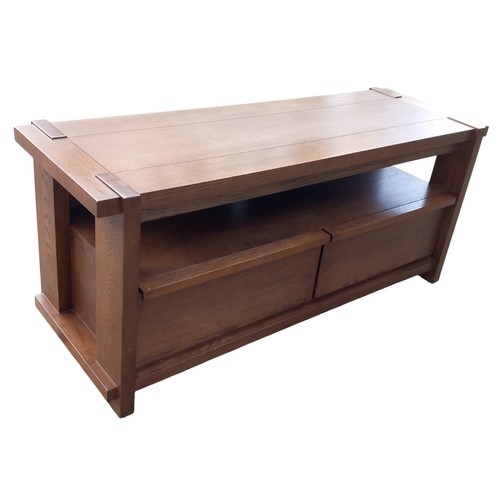 135 - AN OAK TV ENTERTAINMENT UNIT