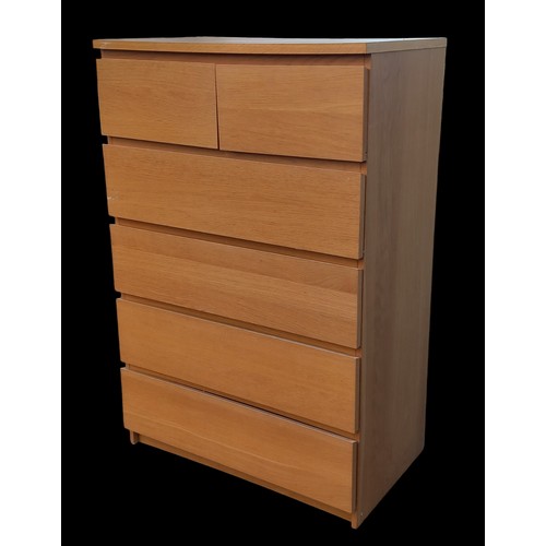 122 - A 2 OVER 4 OAK CHEST OF DRAWERS