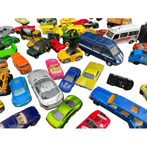 149 - A MIXED LOT OF VINTAGE AND MODERN DIE CAST CARS