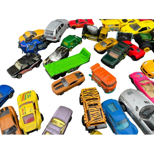 149 - A MIXED LOT OF VINTAGE AND MODERN DIE CAST CARS