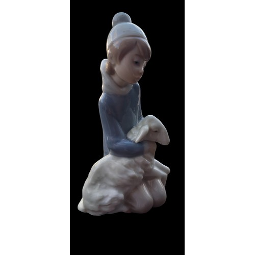 170 - A LLADRO FIGURE GIRL WITH SHEEP