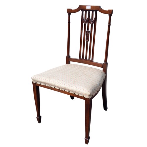 147 - A PAIR OF QUALITY ANTIQUE CARVED CHAIRS ON SPIDDLE LEGS