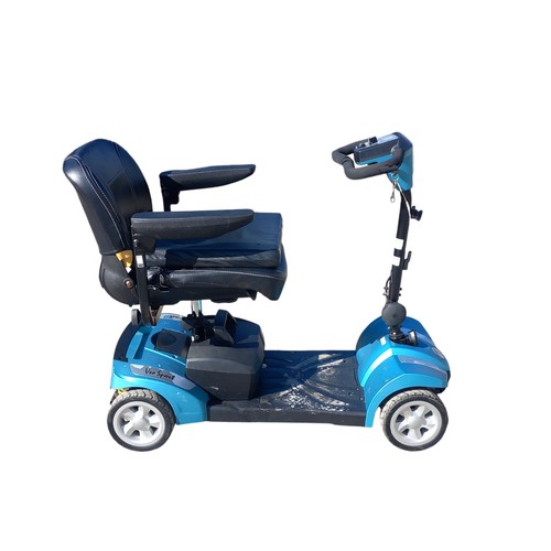 390 - MOBILITY SCOOTER WITH CHARGER