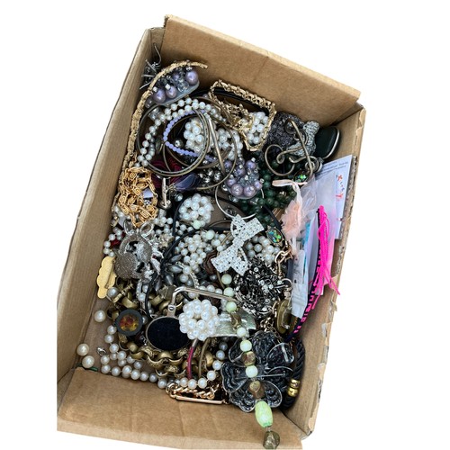 382 - A LARGE BOX OF GOOD ASSORTED COSTUME JEWELLERY