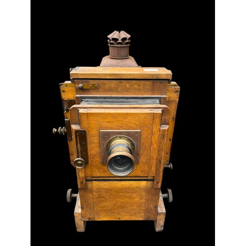 411 - AN ANTIQUE MAGIC LANTERN