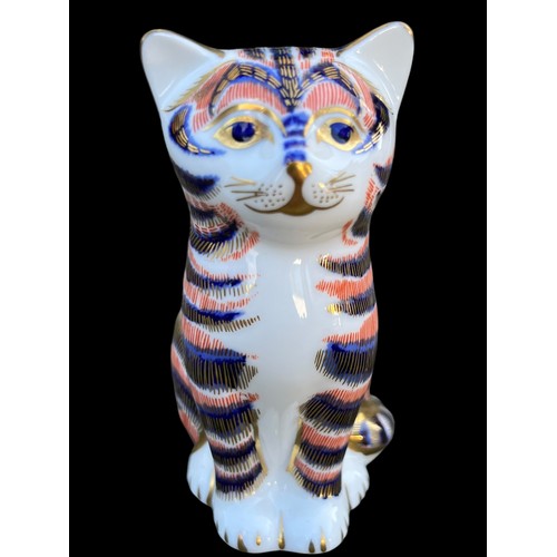 480 - A ROYAL CROWN DERBY KITTEN