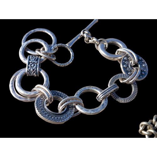 489 - FANCY LINK BRACELET AND CURB LINK CHAIN WITH T-BAR