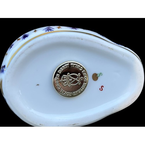 530 - A ROYAL CROWN DERBY RABBIT