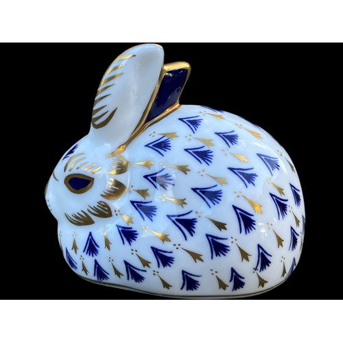 530 - A ROYAL CROWN DERBY RABBIT