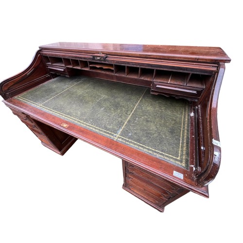 479 - A BEAUTIFUL ANTIQUE OAK ROLL TOP DESK OF LARGE PROPORTIONS WITH DEEP DRAWERS IN GOOD CONDITION MEASU... 