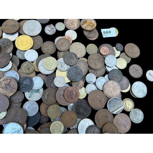 17 - A TIN OF MIXED COINS