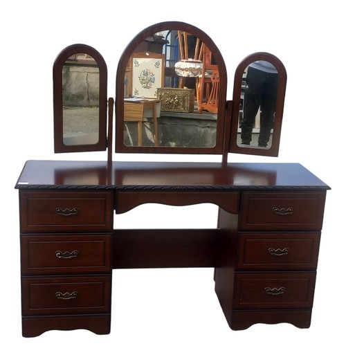 47 - A MAHOGANY KNEEHOLE DRESSING CHEST WITH GULL WING MIRRORS