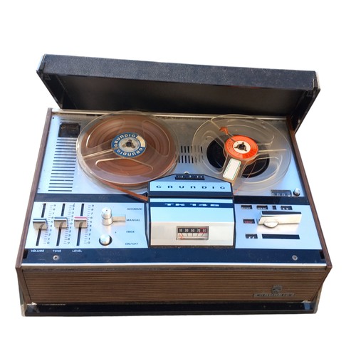 62 - A GRUNDIG TK146 TAPE RECORDER/PLAYER