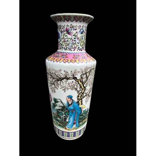 72 - AN ORIENTAL VASE WITH MARKINGS 13