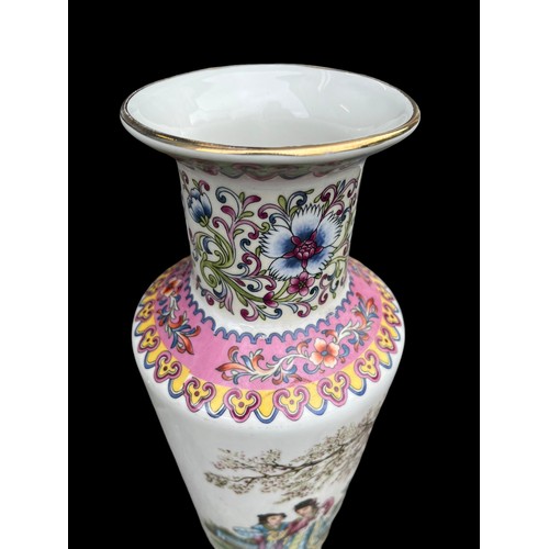 72 - AN ORIENTAL VASE WITH MARKINGS 13