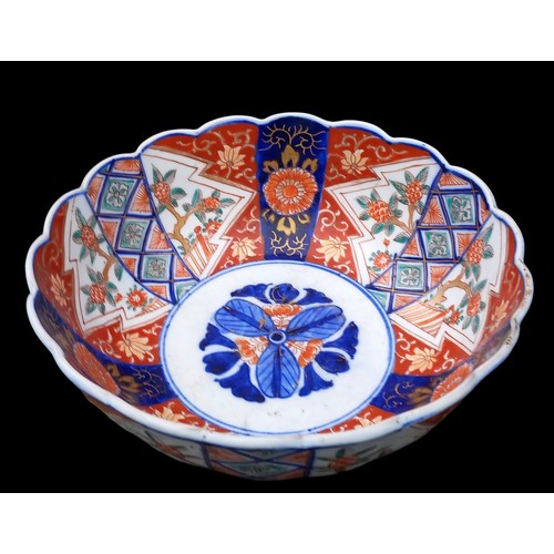 92 - A HAND PAINTED ORIENTAL BOWL