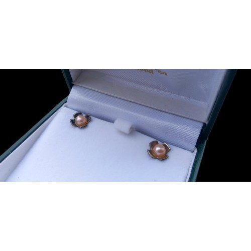 149 - A PAIR OF SILVER PINK PEARL EARRINGS BOXED