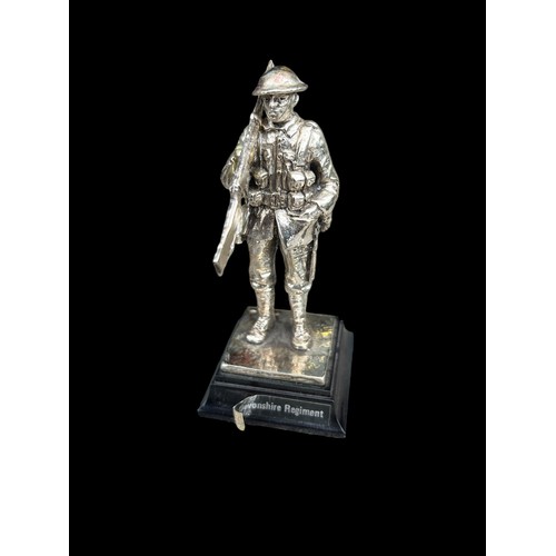 196 - A LOT OF 2 MILITARY FIGURES BY ROYAL HAMPSHIRE