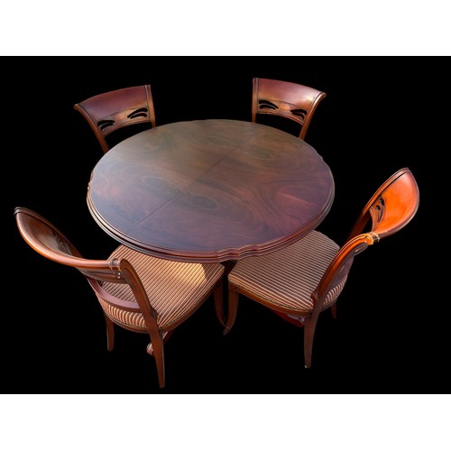 75 - A MAHOGANY CENTRE LEAF TABLE ON PEDESTAL BASE WITH 4 MATCHING CHAIRS (WITH SHELL MOTIF)