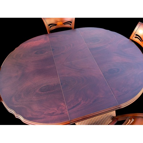 75 - A MAHOGANY CENTRE LEAF TABLE ON PEDESTAL BASE WITH 4 MATCHING CHAIRS (WITH SHELL MOTIF)