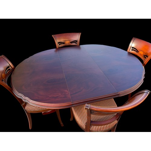 75 - A MAHOGANY CENTRE LEAF TABLE ON PEDESTAL BASE WITH 4 MATCHING CHAIRS (WITH SHELL MOTIF)