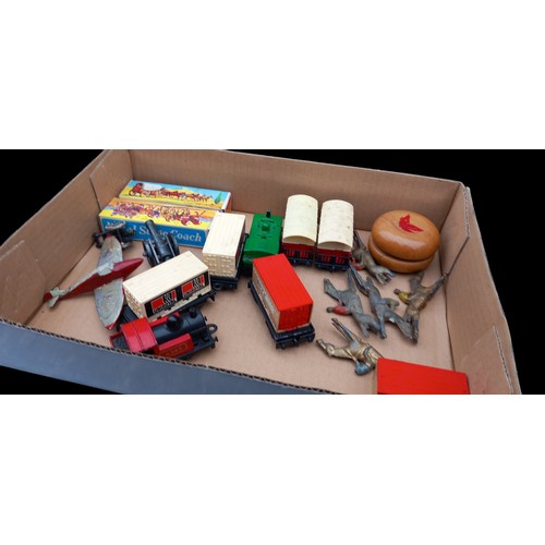 561 - A SUPERB LOT OF MIXED VINTAGE TOYS EG ORIGINAL BOXED STAGECOACH, TRAINS ,PLANE,LEADED HORSE RACCING ... 